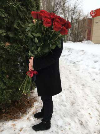 15 гигантских Красных роз 120 см купить в Москве по цене 4200 руб с доставкой - Bella Roza