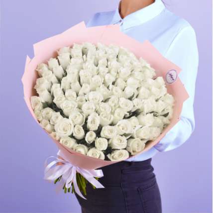 101 белая роза 40 см купить в Москве по цене 6500 руб с доставкой - Bella Roza