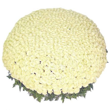 1001 белая голландская роза "Аваланш" в корзине купить в Москве по цене 49900 руб с доставкой - Bella Roza